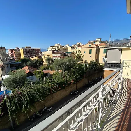 Apartment Dea 3br 2 Baths Center